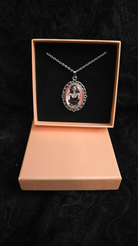 Velvet Stare pendant necklace